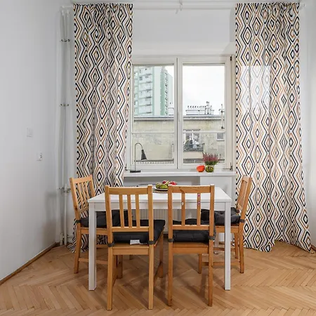 アパート Shortstaypoland Wybrzeze Kosciuszkowskie B126 ワルシャワ